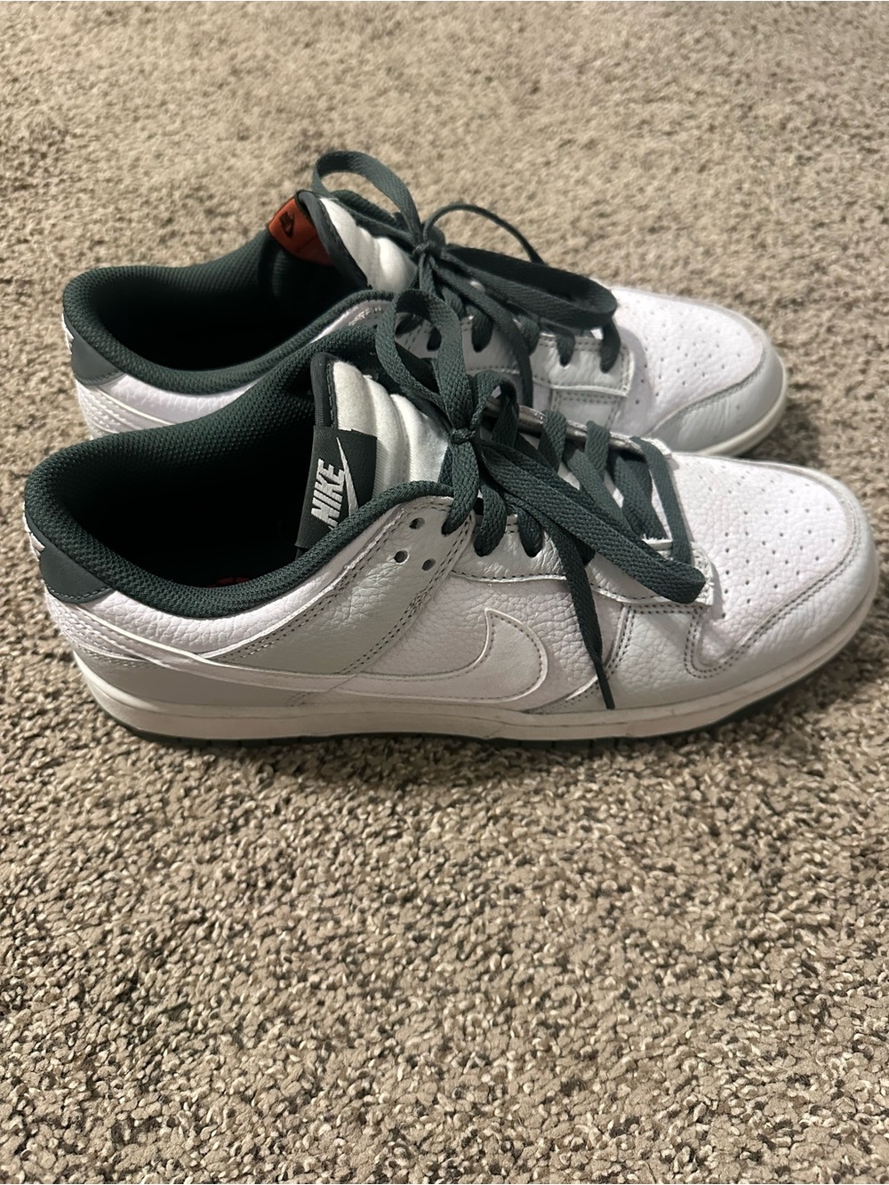 Nike Low-Top Sneakers in White and Dark Green Accents - Photon Dust